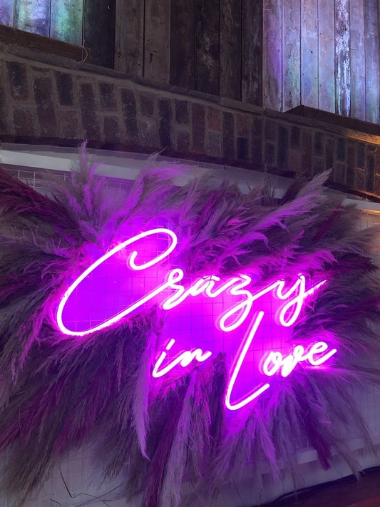 'Crazy In Love' Leuchtreklame